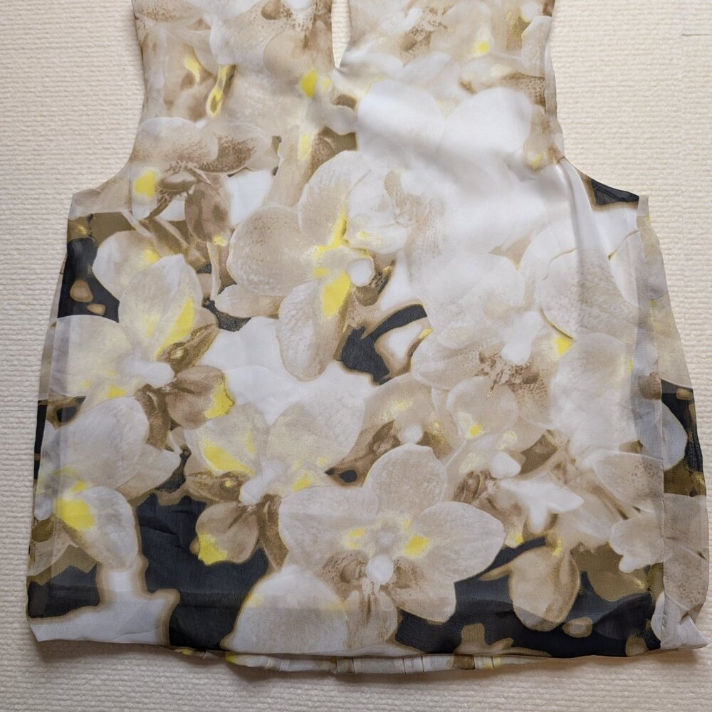 Calvin Klein sleeveless pleated black/white/yellow floral blouse - size Petite M - Picture 2 of 9